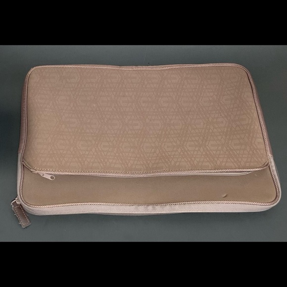 HP Handbags - HP Laptop Sleeve